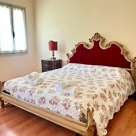Historic Venetian Garden - Parking - 30 Min From Venice